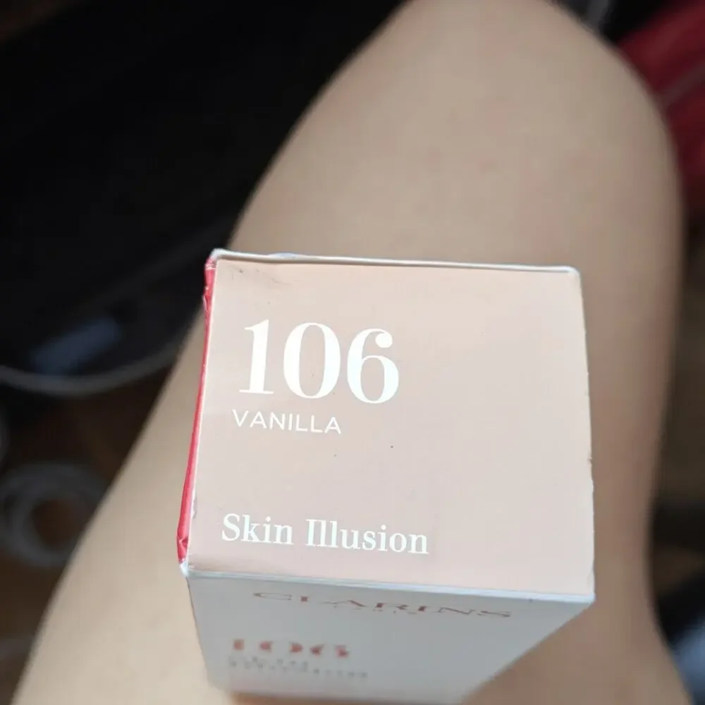 Clarins Skin Illusion Full Coverage Fluid Foundation 106 Vanilla NIB SmudgeProof